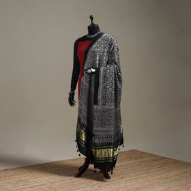 Hand natural dyed modal silk dupatta with lagdi patta 31