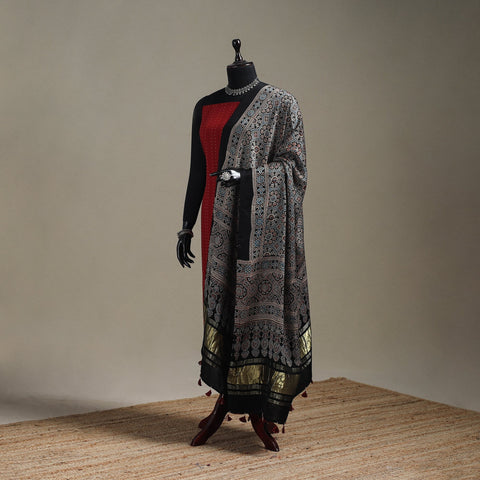 Hand natural dyed modal silk dupatta with lagdi patta 32