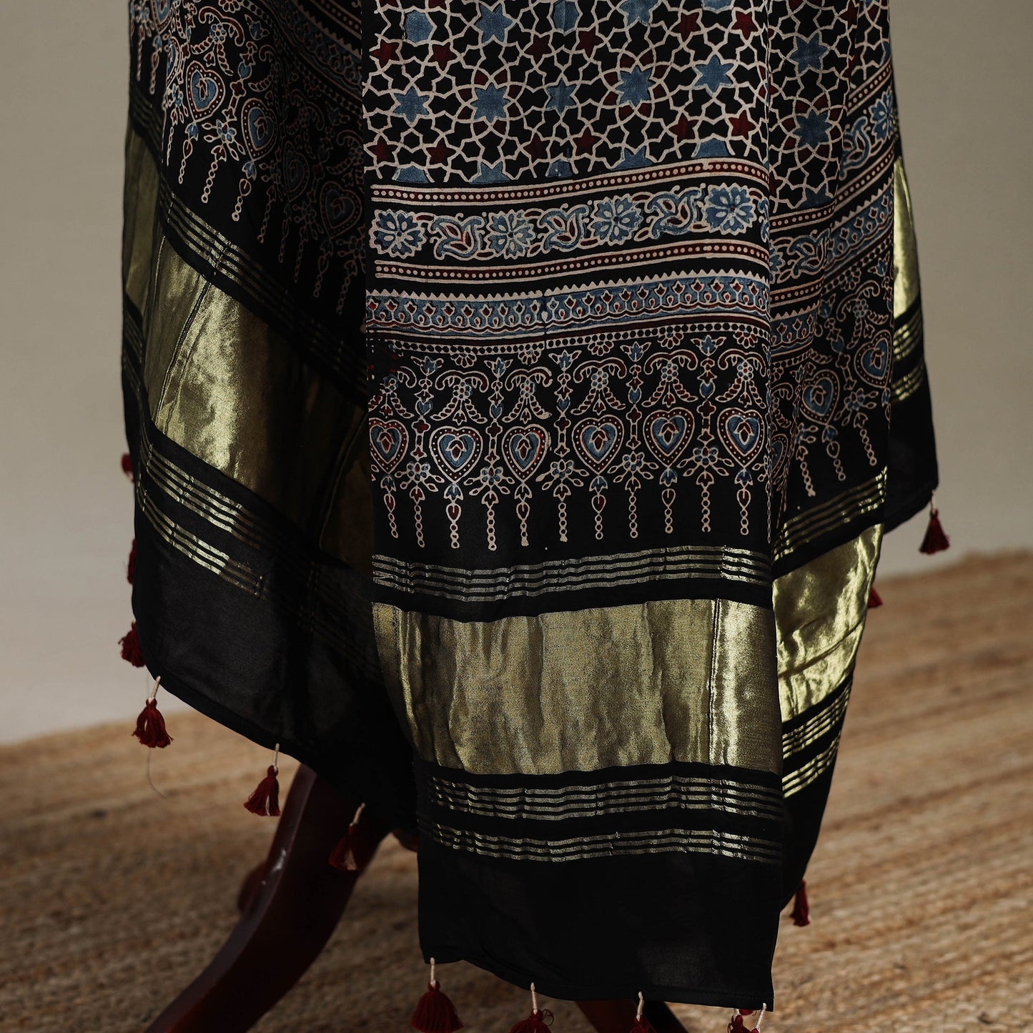 Hand natural dyed modal silk dupatta with lagdi patta 31