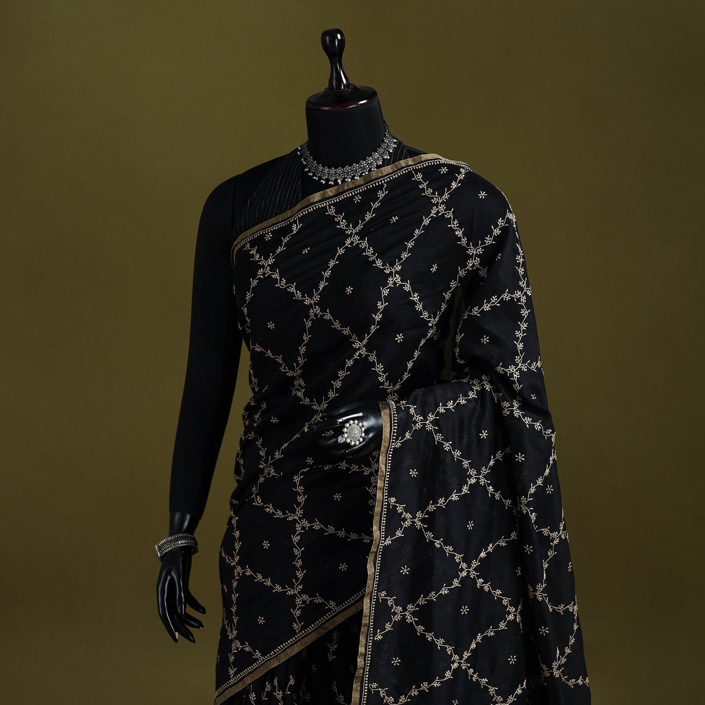 Hand embroidered chanderi silk lucknowi chikan saree 01