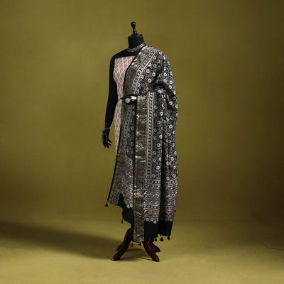 Hand natural dyed dola silk zari border dupatta