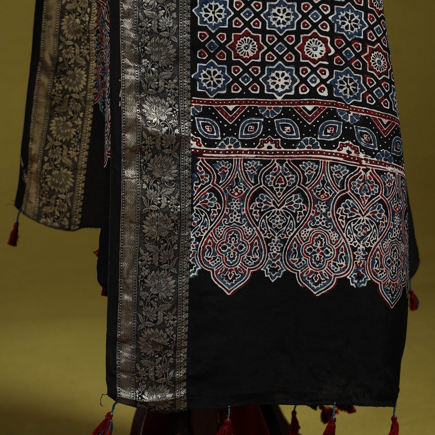 Hand natural dyed dola silk zari border dupatta