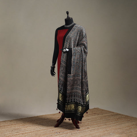 Hand natural dyed modal silk dupatta with lagdi patta 32
