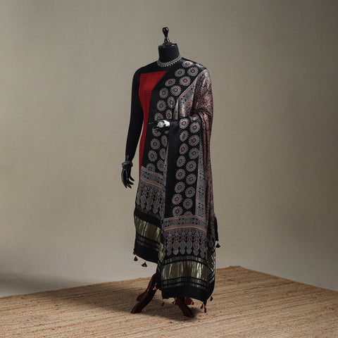 Hand natural dyed modal silk dupatta with lagdi patta 37