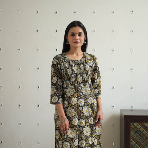 Hand Block Print Cotton Straight Pintuck Bagru Kurta for Women