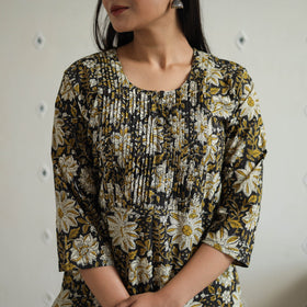 Hand Block Print Cotton Straight Pintuck Bagru Kurta for Women