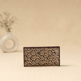 Handcrafted embossed leather wallet 48