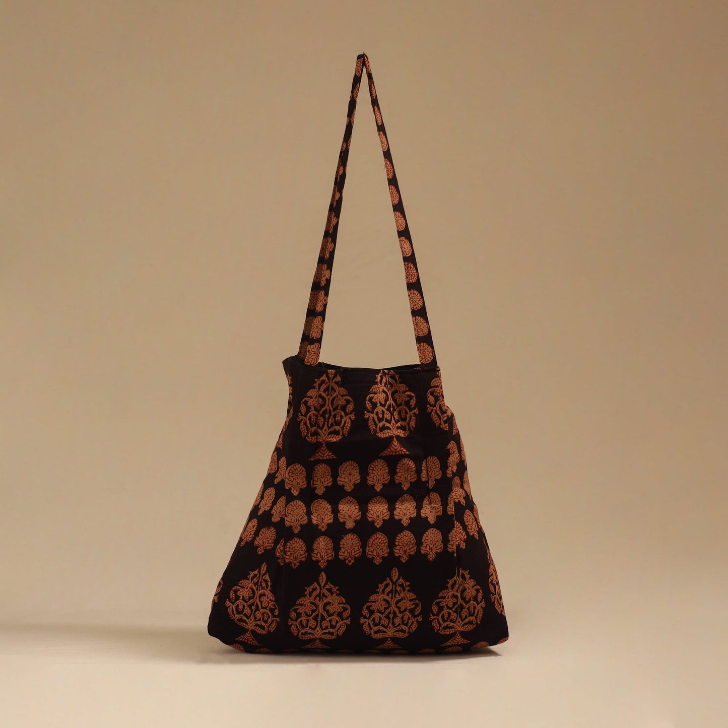 Handcrafted fabric jhola bag 24