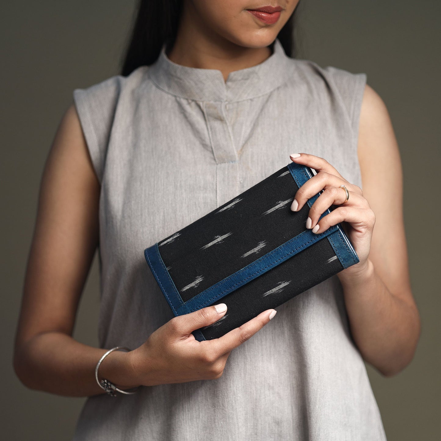 Buy Handcrafted Ikat Weave Leather Wallet Online at iTokri.com