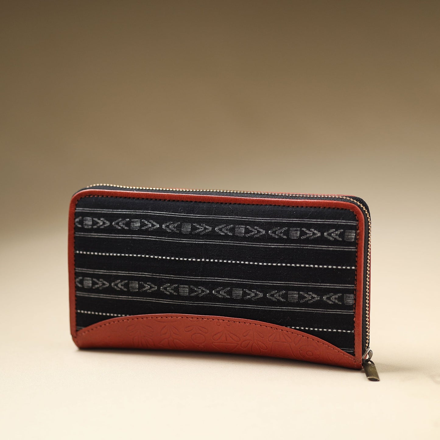 Buy Handcrafted Jacquard Weave Leather Wallet Online at iTokri.com