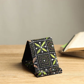 Handcrafted kantha embroidered mobile stand 01