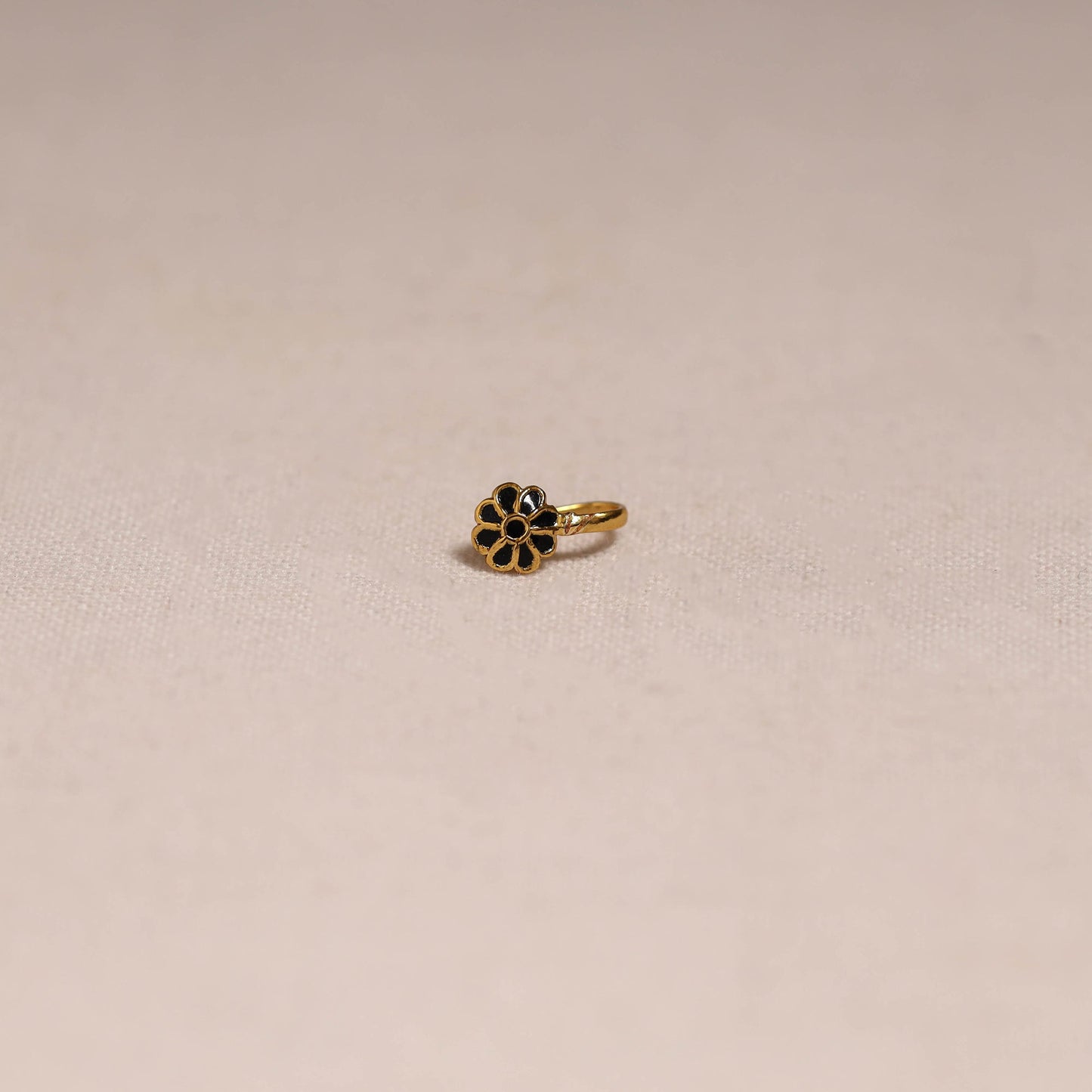 Handcrafted paka meenakari nosepin 154