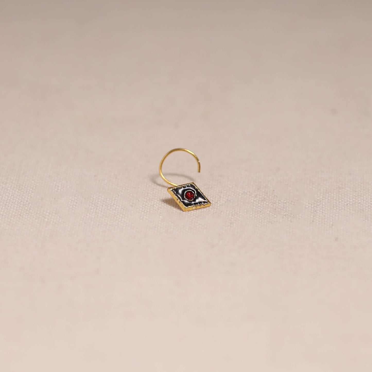 Handcrafted paka meenakari nosepin 175