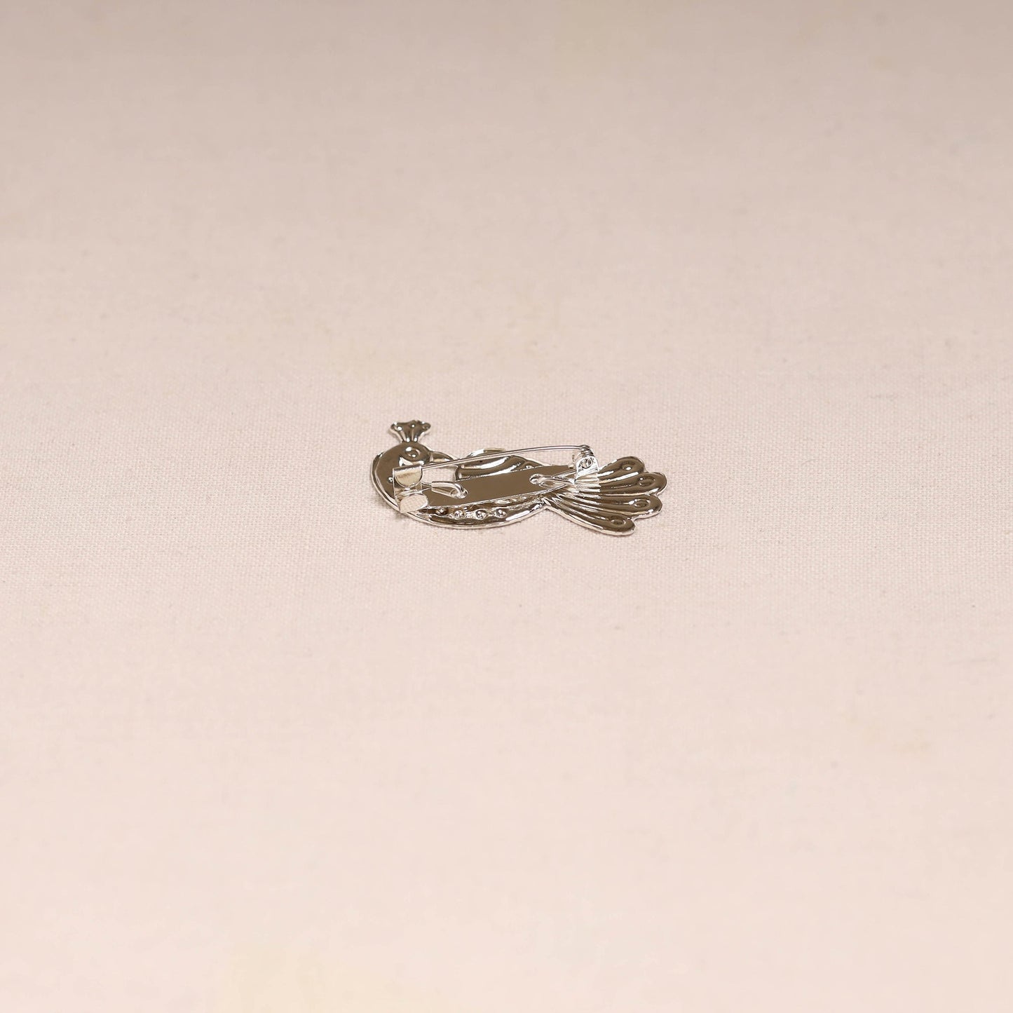 Handcrafted paka meenakari saree pin 209