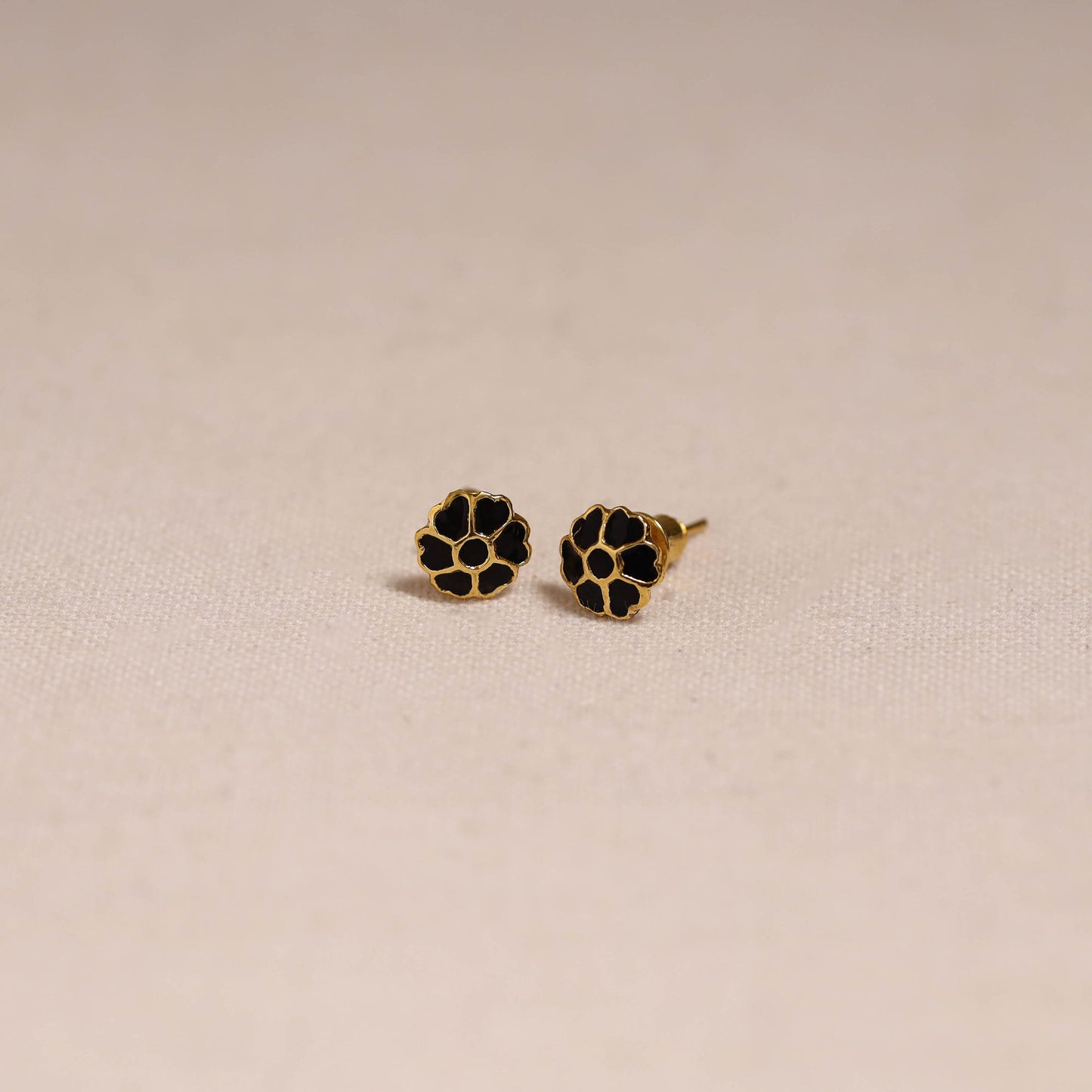 Handcrafted paka meenakari stud earrings 36