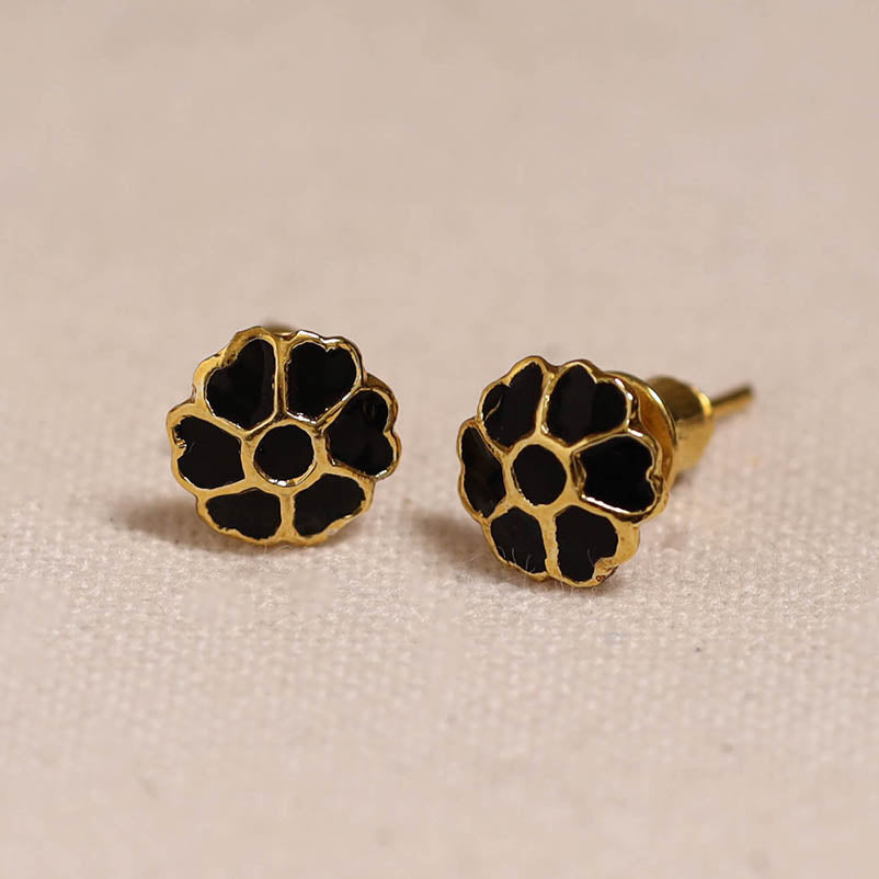 Handcrafted paka meenakari stud earrings 36