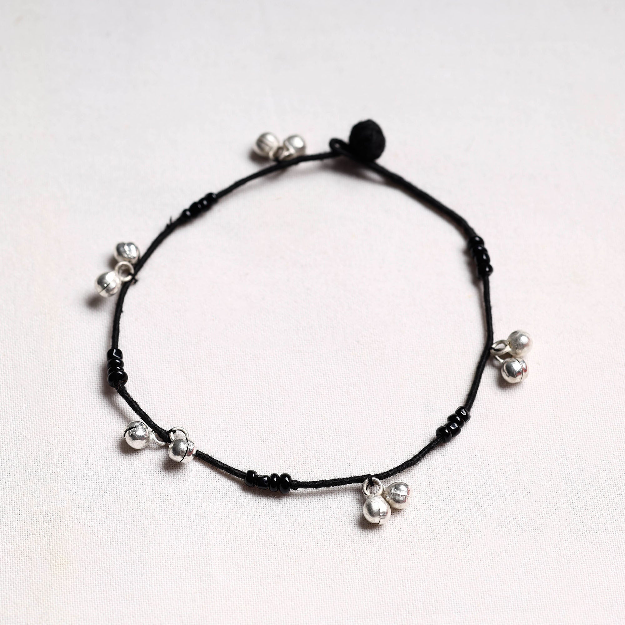 Black Handcrafted Patwa Thread & Ghungroo Work Anklet