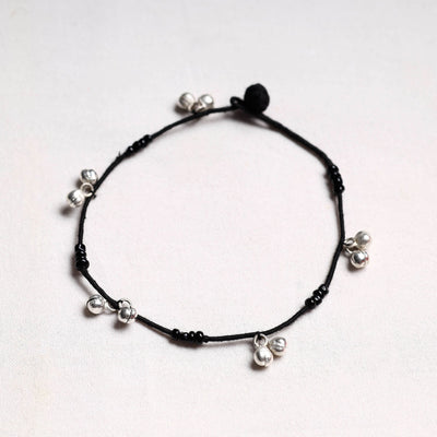 Buy Handcrafted Patwa Thread & Ghungroo Work Anklet 07 Online at iTokri.com