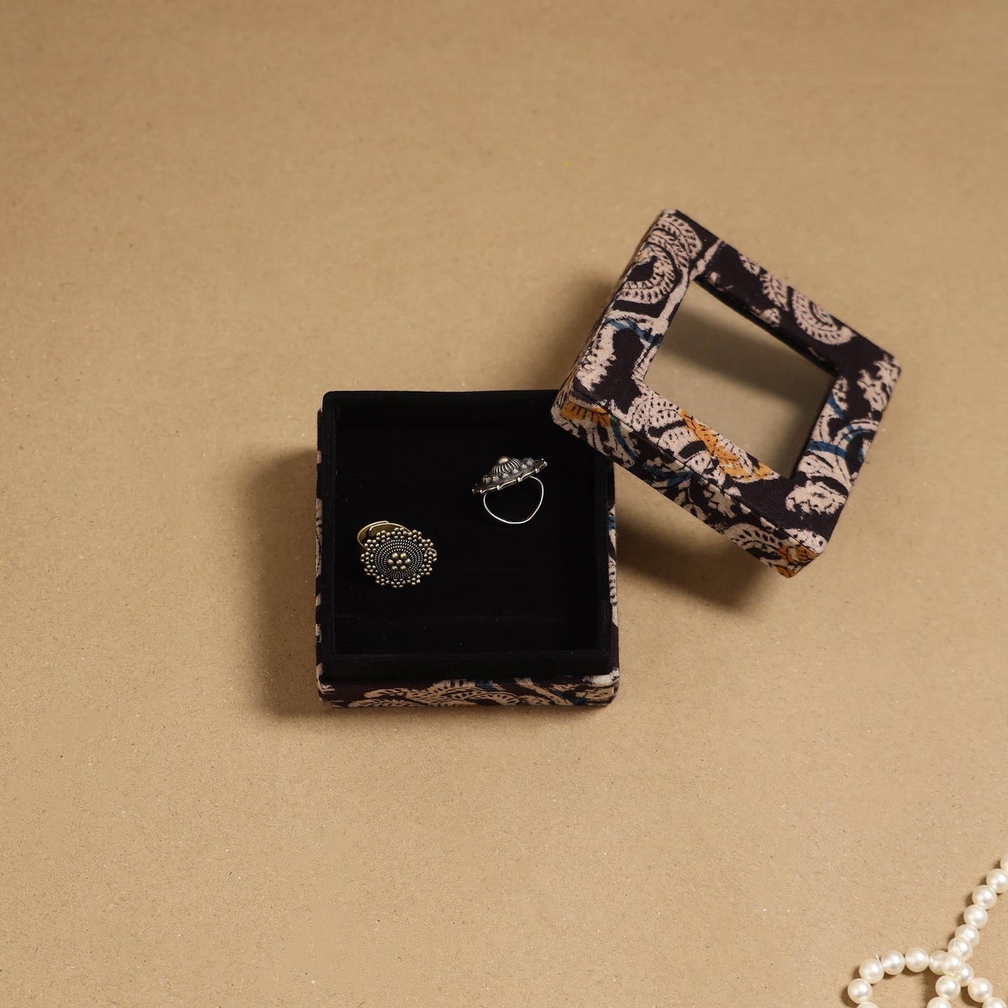 Handcrafted printed fabric ring/earring box 45