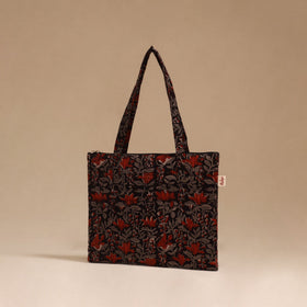 Handcrafted quilted handbag 03