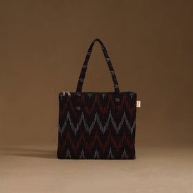 Handcrafted quilted handbag 04