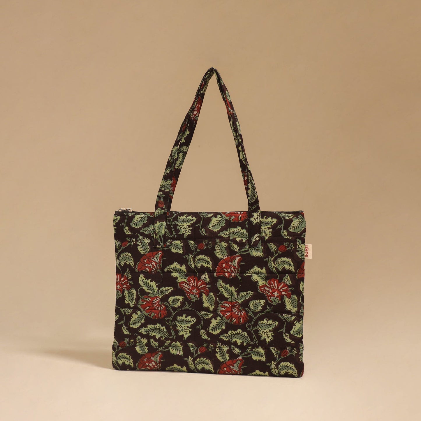 Handcrafted quilted handbag 05