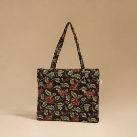 Handcrafted quilted handbag 05