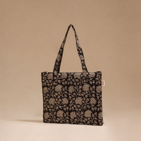 Handcrafted quilted handbag 05