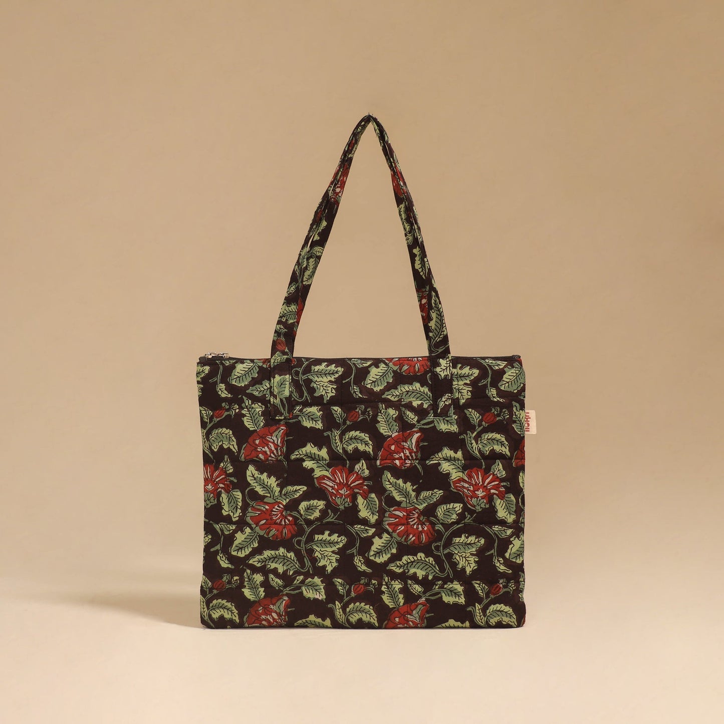 Handcrafted quilted handbag 05