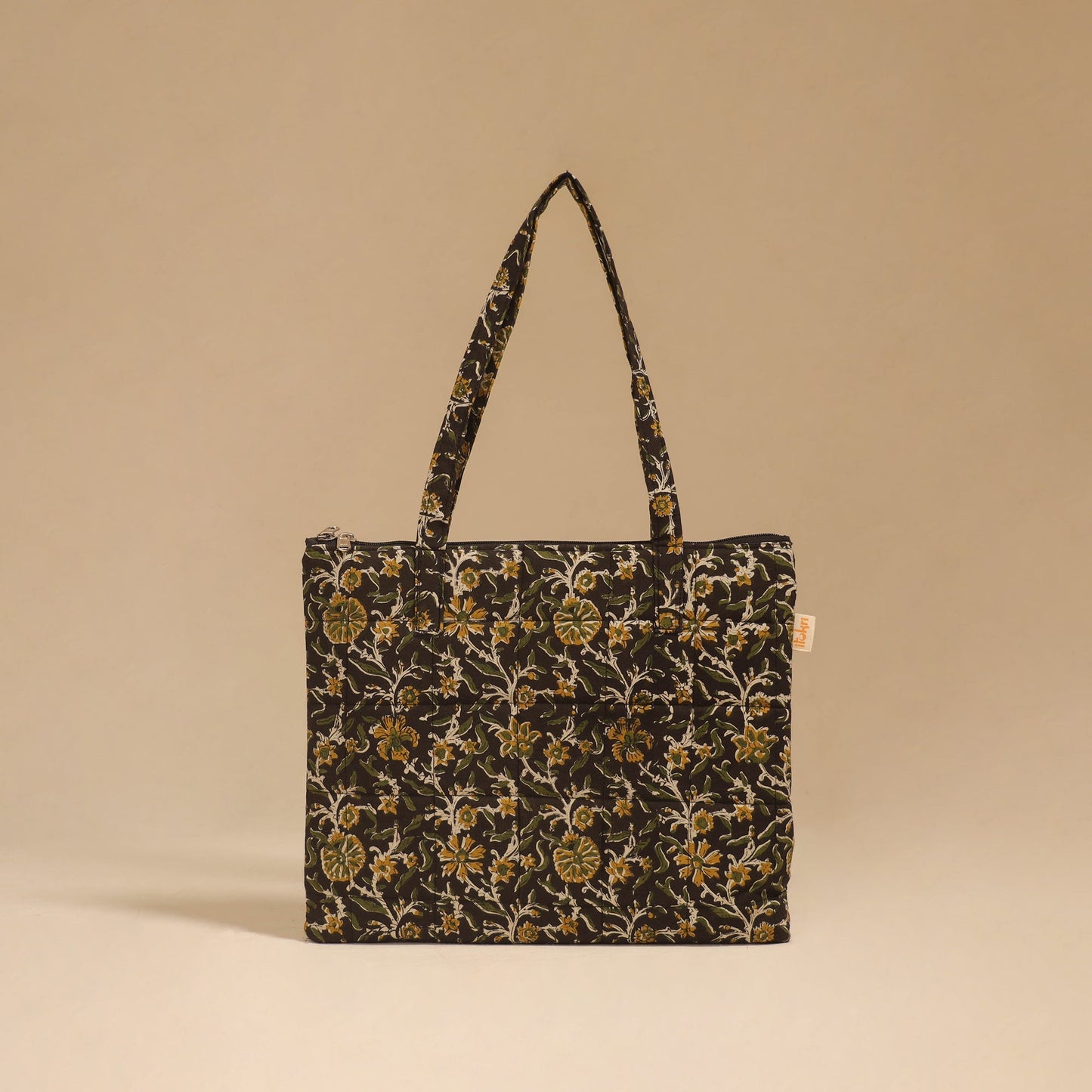 Handcrafted quilted handbag 06
