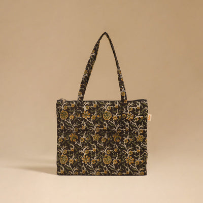 Handcrafted quilted handbag 06