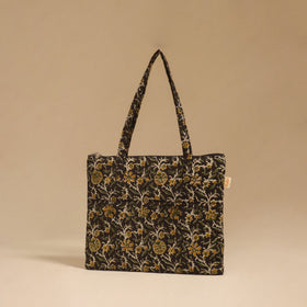 Handcrafted quilted handbag 06