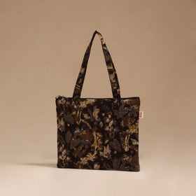 Handcrafted quilted handbag 06
