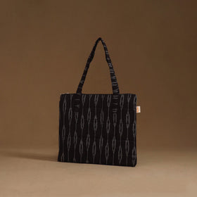 Handcrafted quilted handbag 06