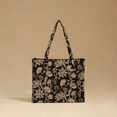 Handcrafted quilted handbag 08