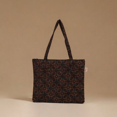 Handcrafted quilted handbag 109