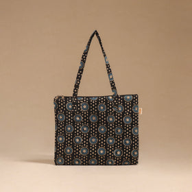 Handcrafted quilted handbag 20