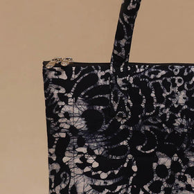 Handcrafted quilted handbag 26