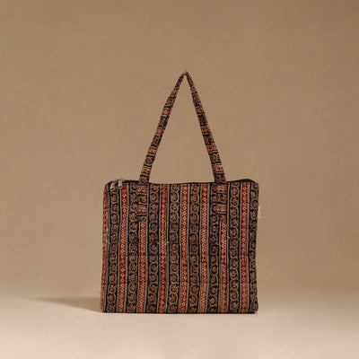 Handcrafted quilted handbag 28