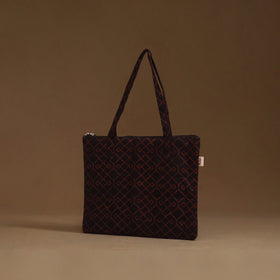 Handcrafted quilted handbag 30