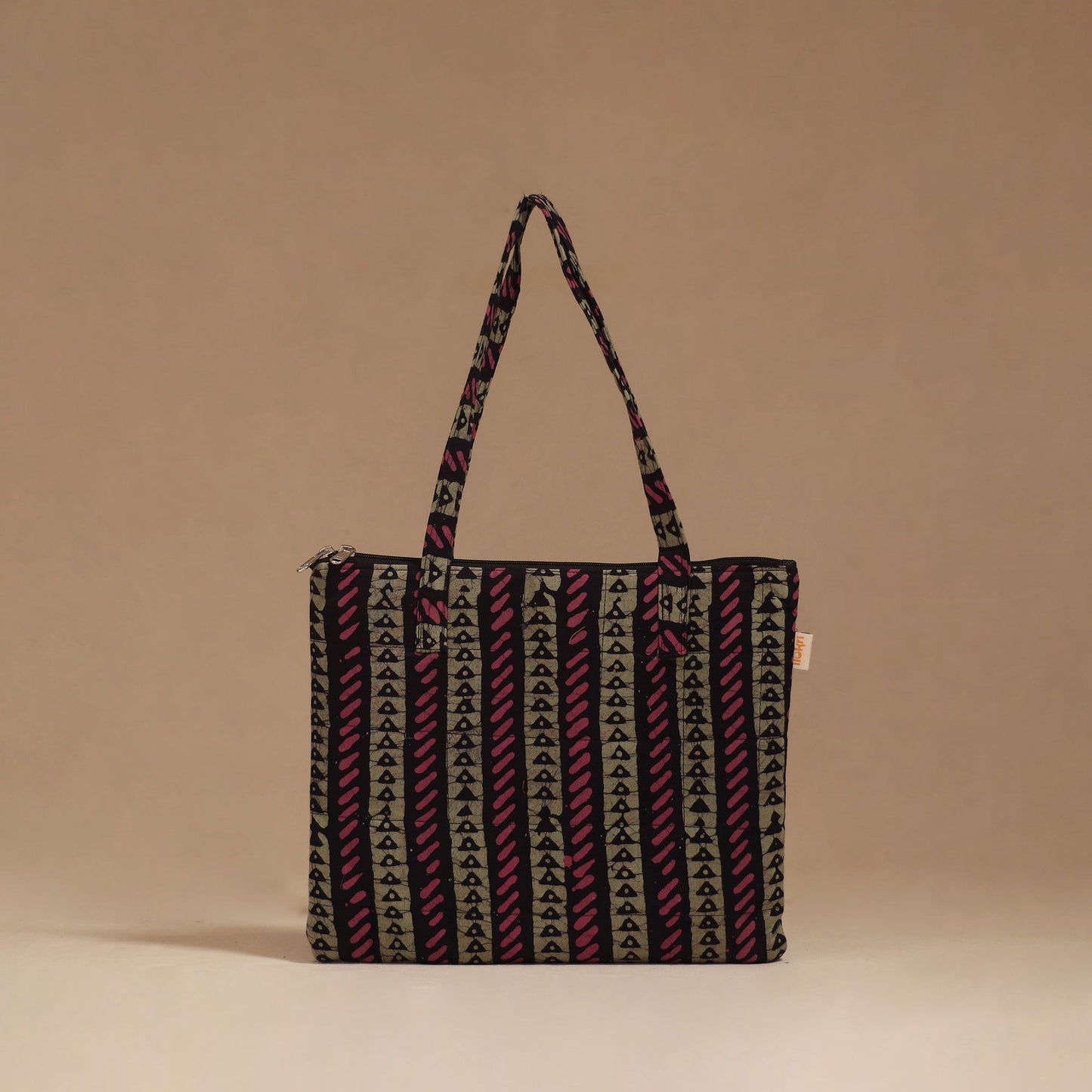 Handcrafted quilted handbag 33