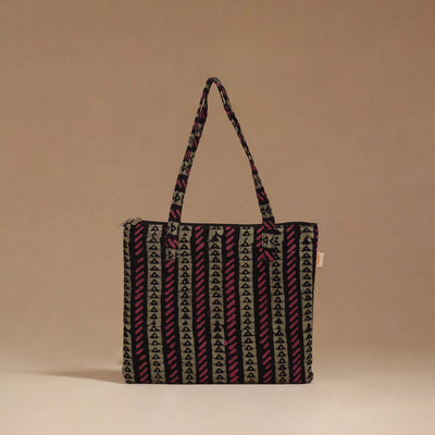 Handcrafted quilted handbag 33