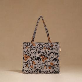 Handcrafted quilted handbag 34