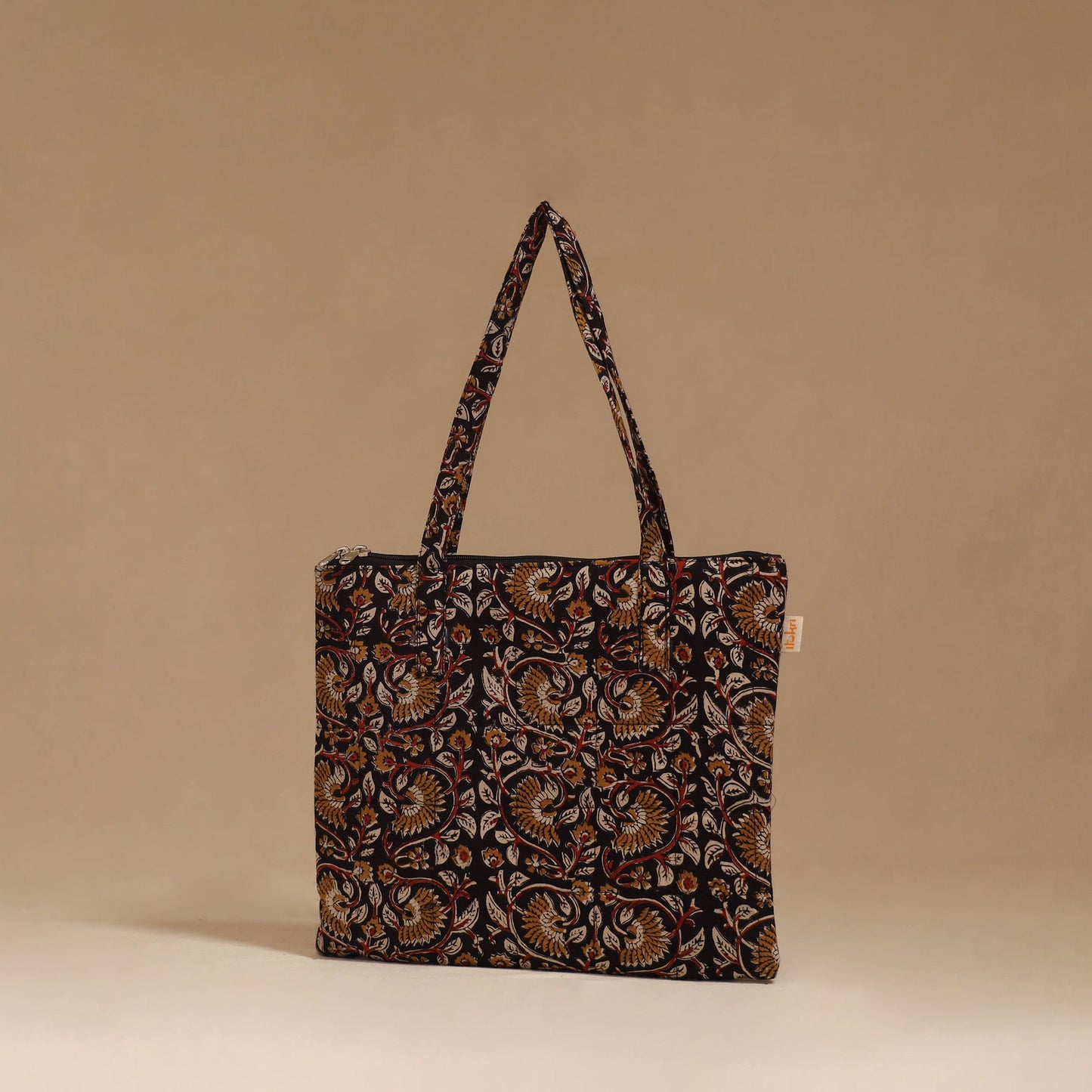 Handcrafted quilted handbag 79