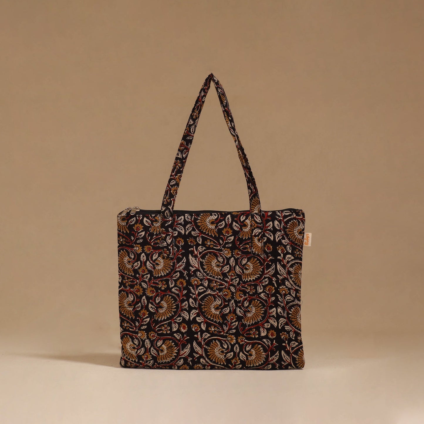 Handcrafted quilted handbag 79