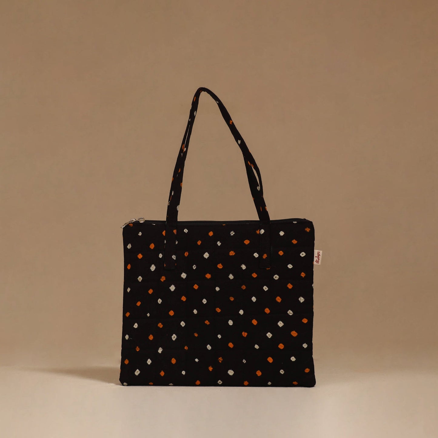 Handcrafted quilted handbag 84