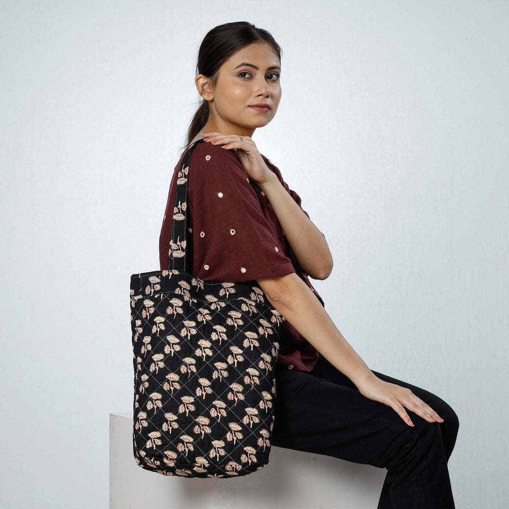 Buy Handcrafted Quilted Sanganeri Block Printed Shoulder Bag Online at iTokri.com