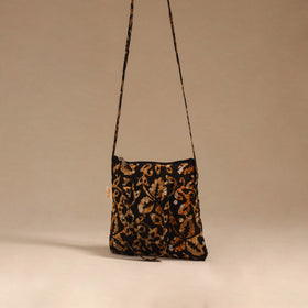 Handcrafted quilted sling bag 05