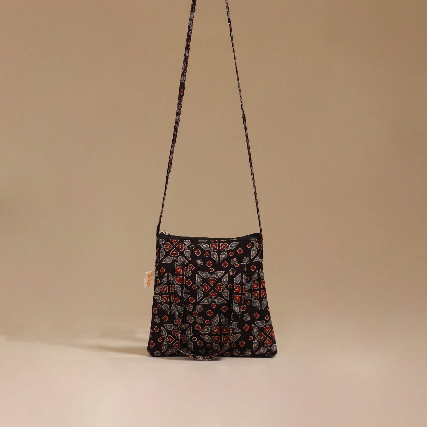 Handcrafted quilted sling bag 05