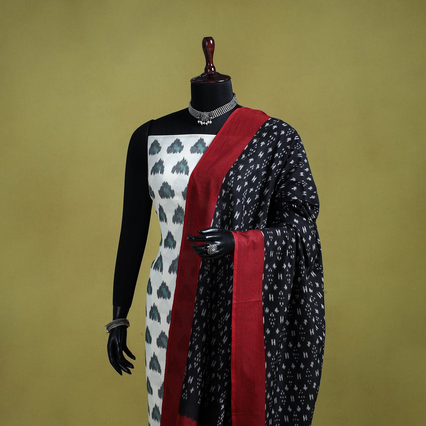 Black - handloom cotton pochampally ikat dupatta 03